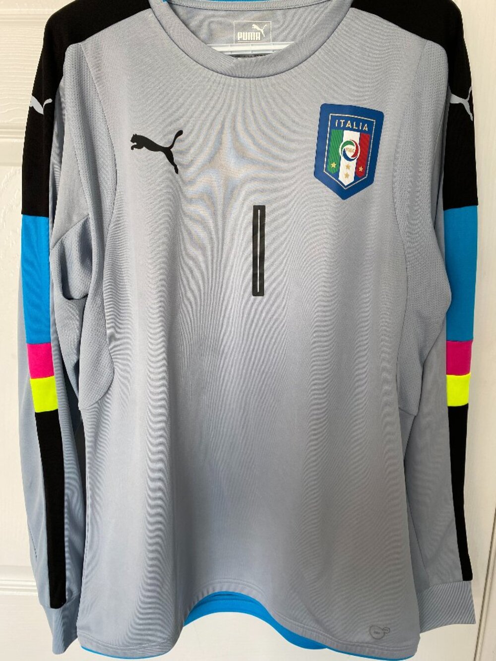 Gianluigi Buffon Italy Goalkeeper Jersey Puma Long Sleeve – Mens Large – FIGC
